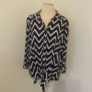 Nygard Button Down Front Tie 3/4 Sleeve Top